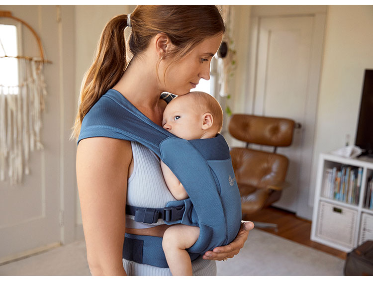 Ergobaby EBC EMBRACE Soft Air ブルー 抱っこひも エルゴベビー 新生児 エンブレース ソフトエア 抱っこ紐 ベビーキャリア エルゴ ベビー キャリア ベビーグッズ プレゼント ギフト 出産祝い