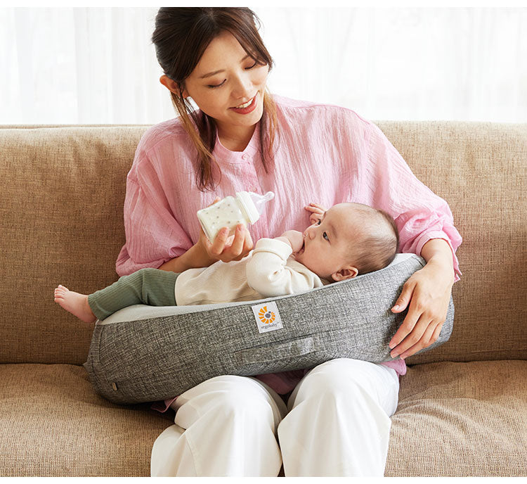 Ergobaby ナチュラルカーブ・ナーシングピロー グレー ベルト付き 授乳クッション 抱き枕 ナチュラルカーブ お洗濯可能 授乳まくら 授乳クッション 洗える カバー 妊婦 授乳 出産準備 出産祝い