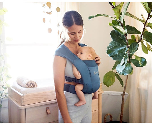 Ergobaby EBC EMBRACE Soft Air ブルー 抱っこひも エルゴベビー 新生児 エンブレース ソフトエア 抱っこ紐 ベビーキャリア エルゴ ベビー キャリア ベビーグッズ プレゼント ギフト 出産祝い